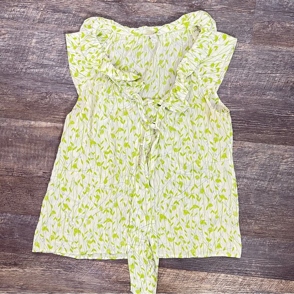 Banana Republic Silk Blouse in Green and White size medium M B129